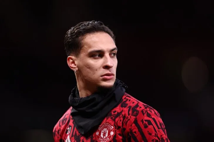 Antony estaria em lista de dispensáveis do Manchester United