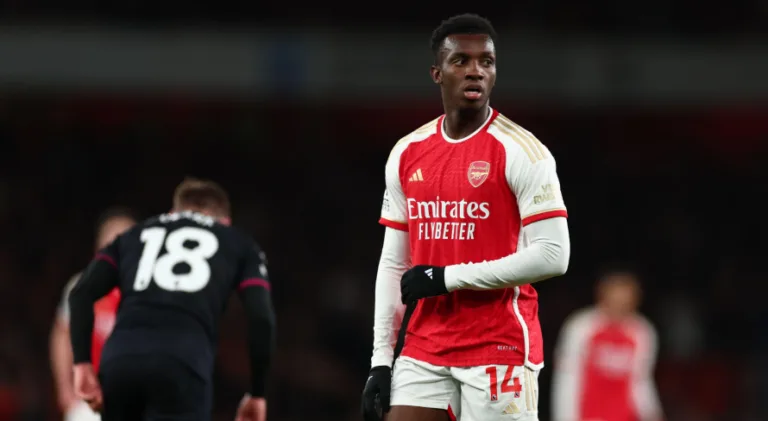 Arsenal define preço para negociar atacante