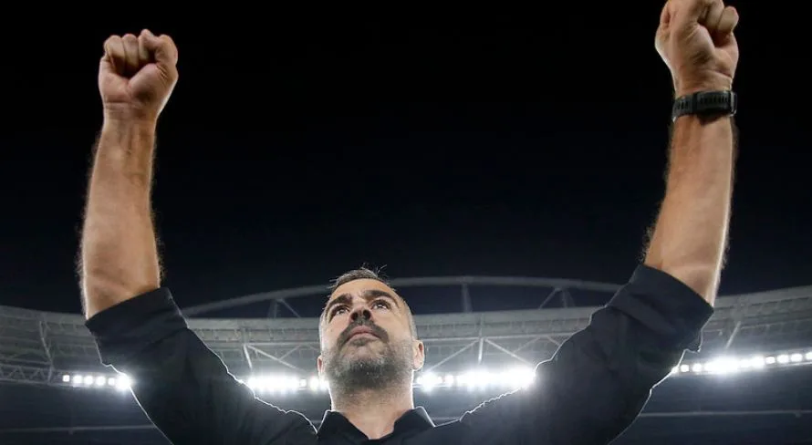 Artur Jorge abandona coletiva do Botafogo após atitude de repórter