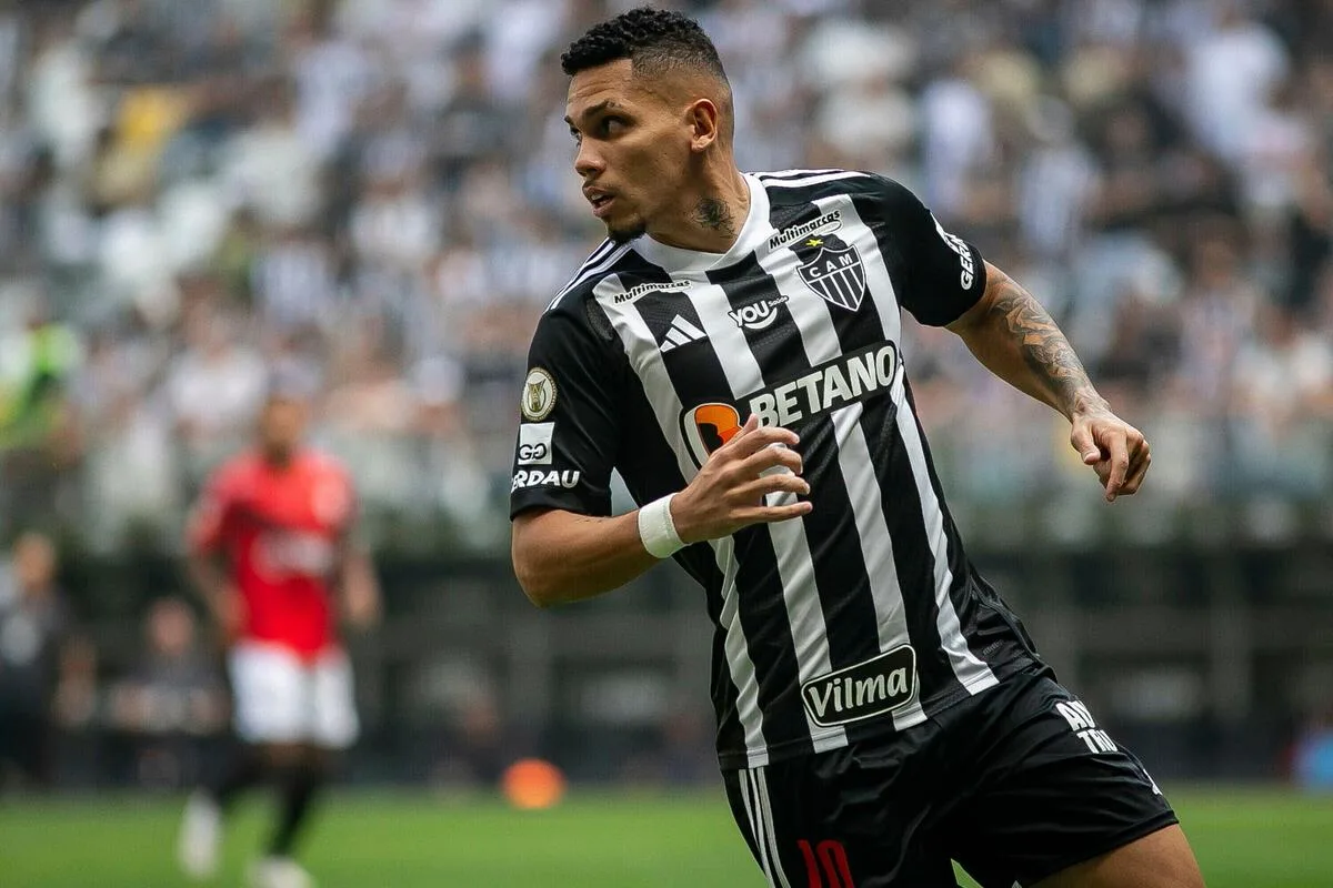 Atlético-MG confirma dívida com Paulinho, do Palmeiras, e explica valores milionários: “Fogem completamente à realidade”
