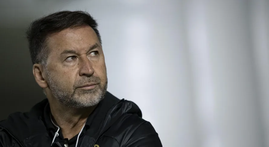 Vice do Corinthians fala sobre impeachment de Augusto Melo