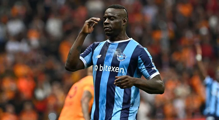 Na mira do Corinthians, Balotelli teve nome reprovado em janeiro pelo departamento de análise de reforços