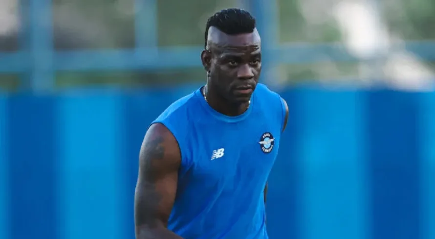 Perrone dispara contra negociação entre Corinthians e Balotelli