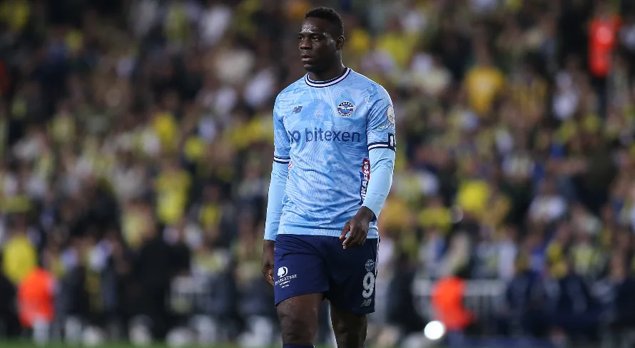 Balotelli esfria no Corinthians, Alex Sandro no SPFC e mais: saiba os destaques do mercado da bola hoje (15/07)