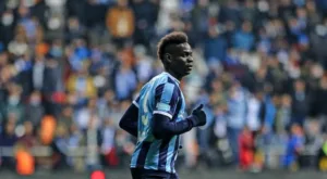 Corinthians segura proposta e negociação com Balotelli emperra