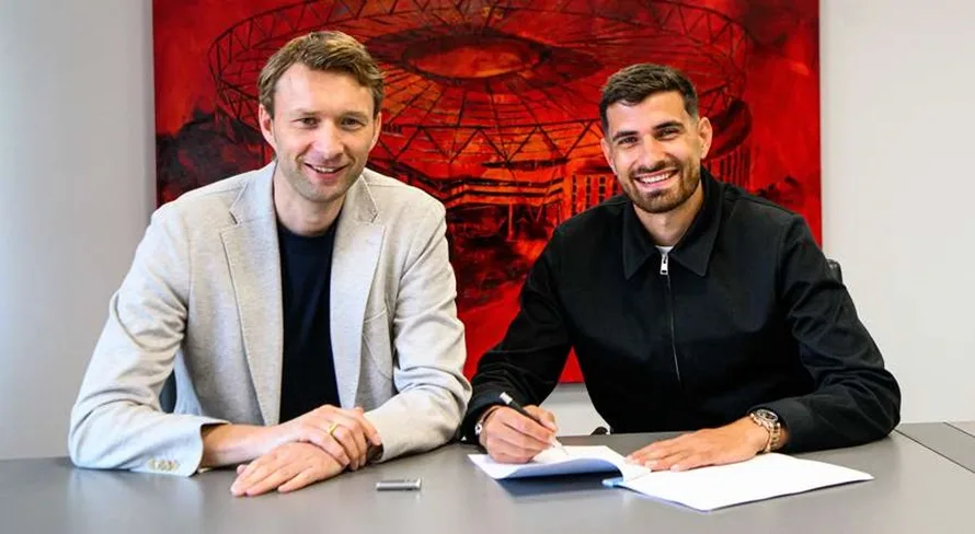Bayer Leverkusen anuncia atacante francês