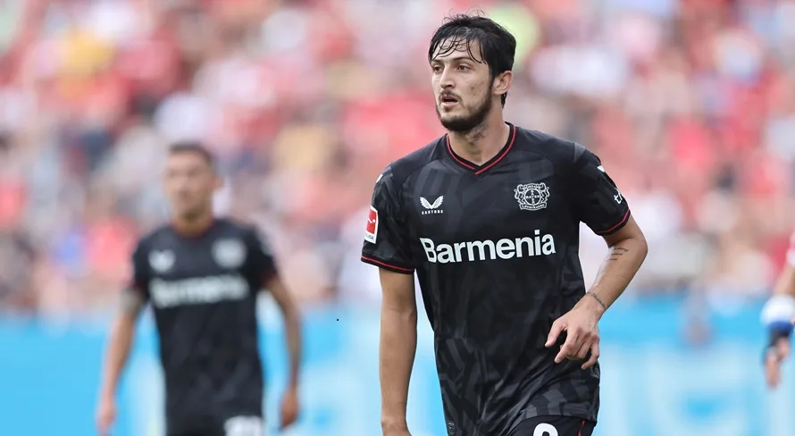 Bayer Leverkusen busca venda de atacante afastado