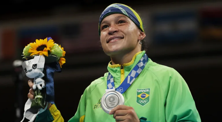 Beatriz Ferreira vai para Olimpíadas de Paris com chances de fazer mais história no boxe feminino