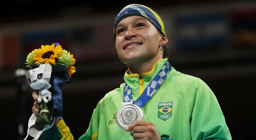 Beatriz Ferreira vai para Olimpíadas de Paris com chances de fazer mais história no boxe feminino