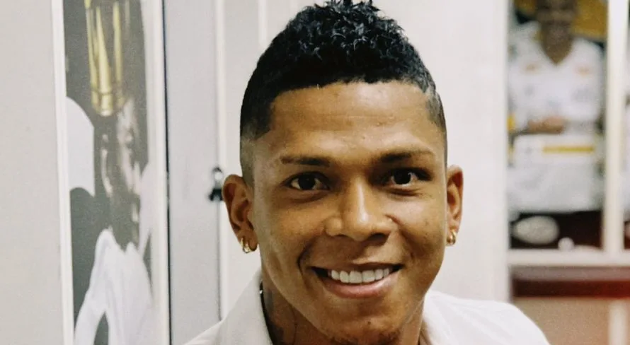 Santos anuncia a contratação de Billy Arce