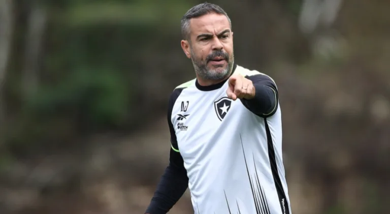 Botafogo hoje: veja a provável escalação contra o Atlético-GO