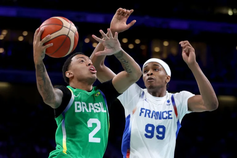 Olimpíadas: França vence o Brasil no basquete masculino