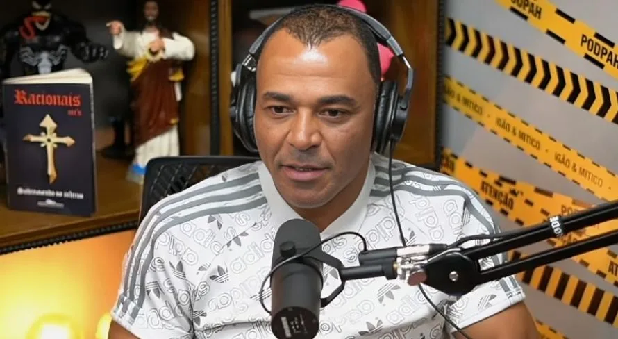 Cafu pede respeito a jogador criticado na seleção brasileira