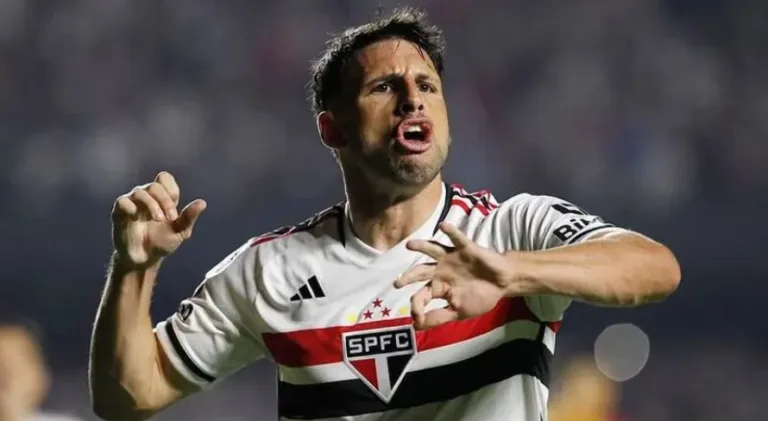 Calleri, do SPFC, elege os melhores meias do futebol brasileiro