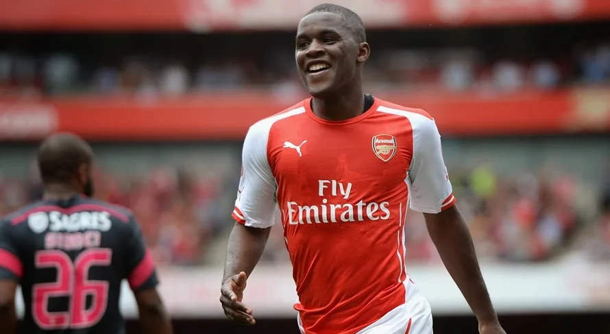 Atlético-GO acerta contratação de atacante ex-Premier League e destaque na Copa de 2014 no Brasil