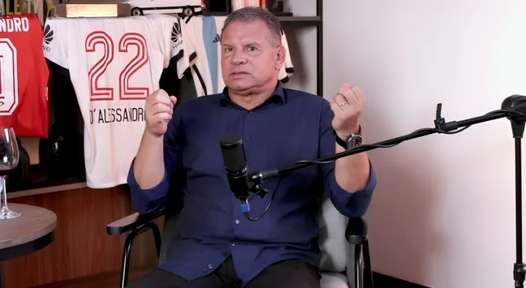 Celso Roth ironiza técnico argentino multicampeão: “Retranqueiro pra caraca”