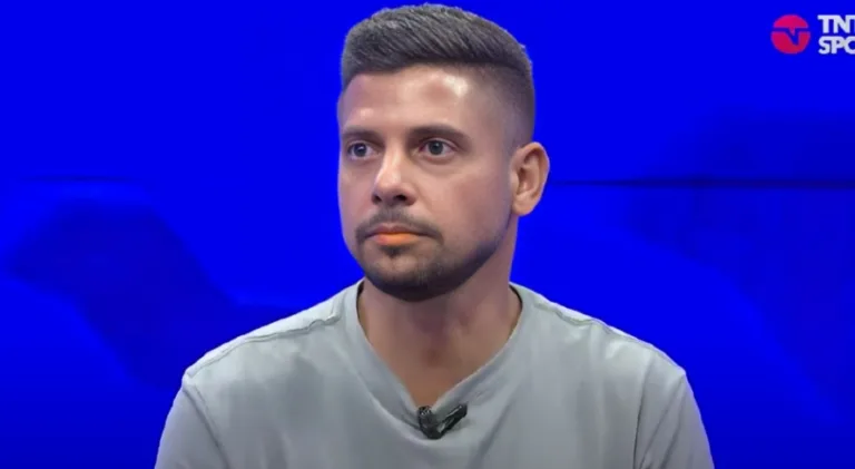 Cicinho aponta time que pode bater Flamengo e Palmeiras: “Já mostrou”