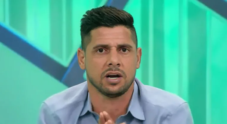 Cicinho detona atitude do Flamengo com Gabigol e projeta futuro do atacante