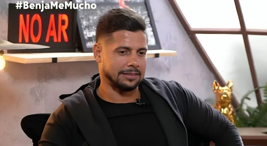 Cicinho crava rebaixamento de time no Brasileirão: “Cai”