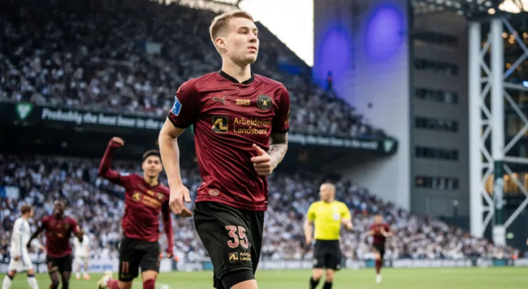 Corinthians fecha com o meio-campista Charles, do Midtjylland