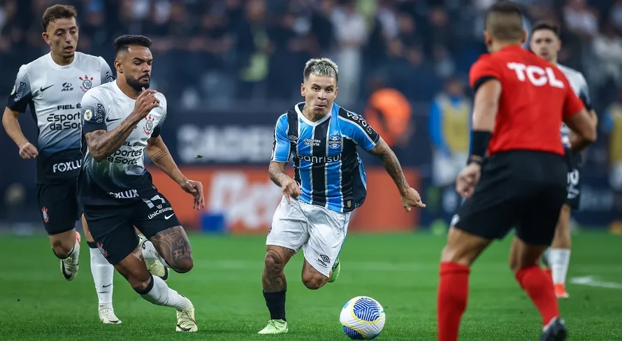 Torcedores do Grêmio detonam comentarista do Grupo Globo: “Veste a camisa do Corinthians”