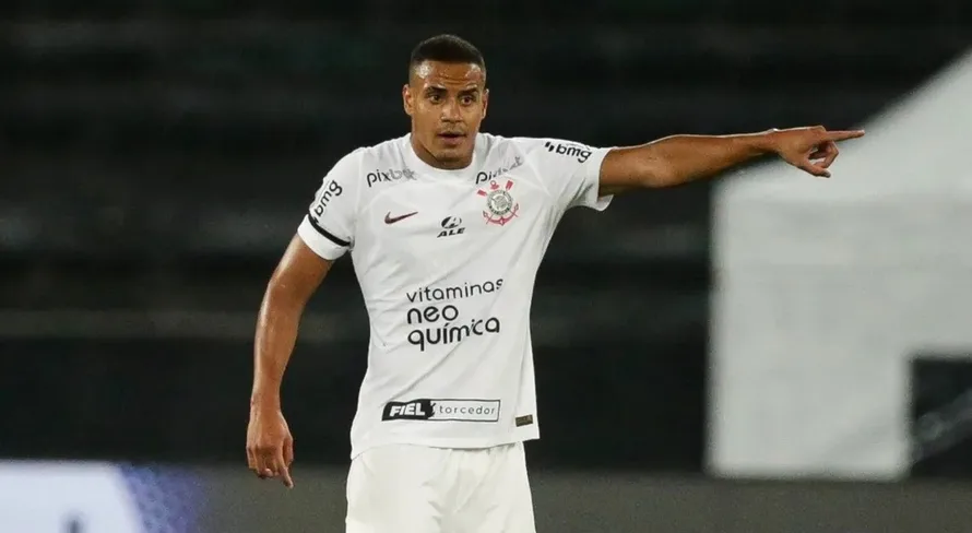 Ex-Corinthians, Murillo elege jogador do Brasileirão como melhor zagueiro do mundo