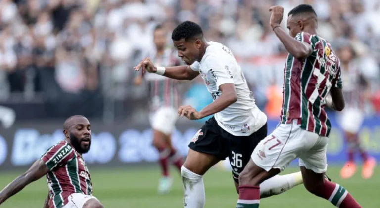 Milly Lacombe aponta qual é a pior crise entre Corinthians e Fluminense: “É o caos”