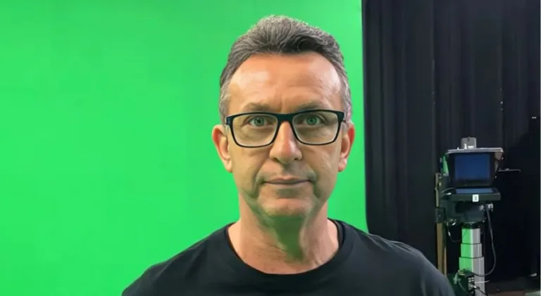 Craque Neto exalta meia do Palmeiras: “Diferente”