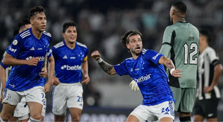 Cruzeiro surpreende e goleia Botafogo no Rio de Janeiro pelo Brasileirão