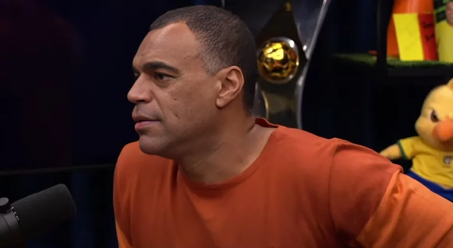 Denílson indica surgimento de nova potência do futebol brasileiro: “Fora da curva”