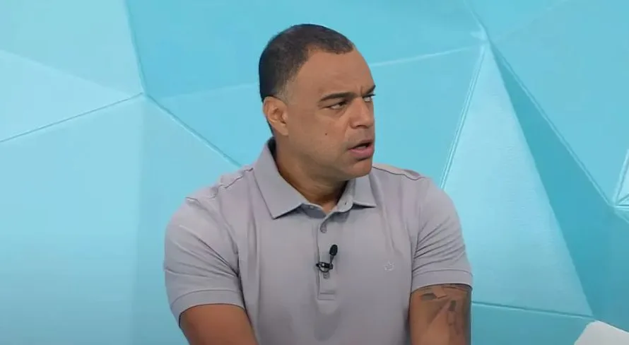 Denílson aponta time que “está devendo” no Brasileirão