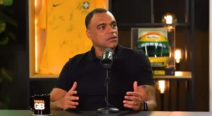 Denílson exalta centroavante do Brasileirão: “Que temporada”