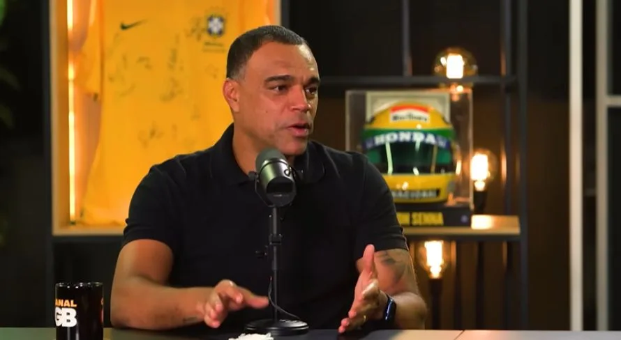 Denílson sinaliza time rebaixado no Brasileirão: “Um pezinho na Série B”