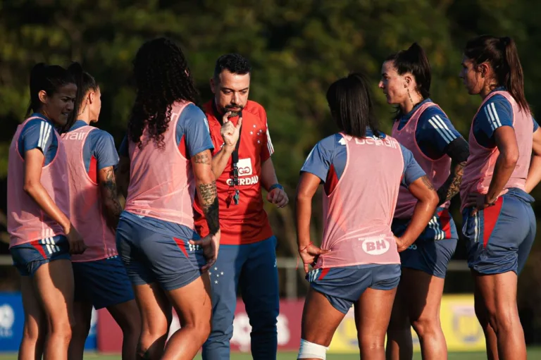 Cruzeiro hoje: novos reforços, avanços no feminino e empréstimos no mercado (18/07)