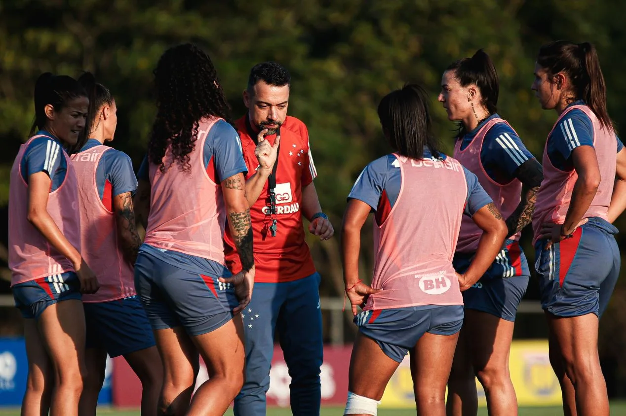 Cruzeiro hoje: novos reforços, avanços no feminino e empréstimos no mercado (18/07)