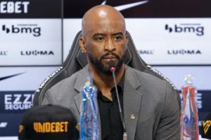 Dirigente do Corinthians evita definir um prazo para a contratação do novo técnico
