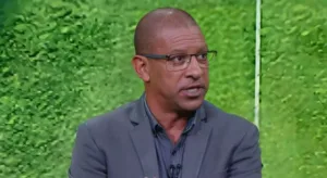 Djalminha exalta atacante histórico do futebol brasileiro: “Muito seguro”