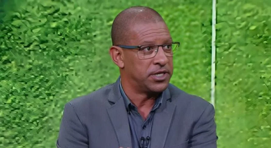 Djalminha exalta atacante histórico do futebol brasileiro: “Muito seguro”