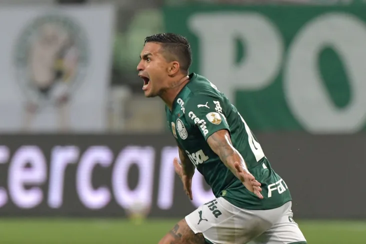 Entenda os cenários que podem manter ou tirar Dudu do Palmeiras em possível troca com Gabigol do Flamengo