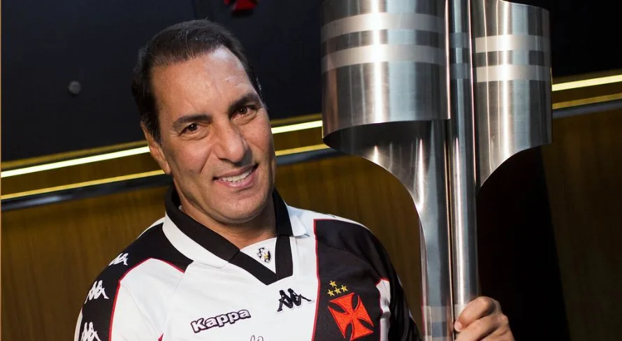 Edmundo elege jogador extraordinário do Vasco: “Sou fã”