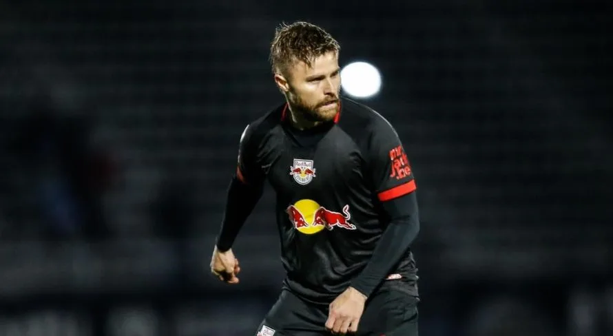 Após vitória contra o Atlético-GO, Eduardo Sasha projeta duelo contra o SPFC: “Jogo de seis pontos”