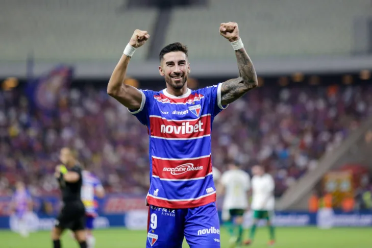 Em busca da artilharia do Brasileirão, veja odds para Lucero marcar contra o Vitória