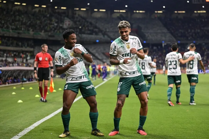 Richard Ríos, companheiro de Endrick no Palmeiras, destaca força física do novo atacante do Real Madrid