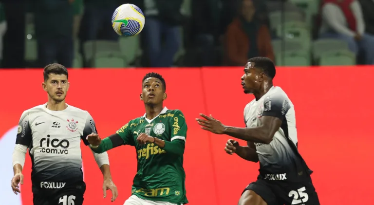 Luis Fabiano deixa recado após atitude de Estêvão em Palmeiras x Corinthians