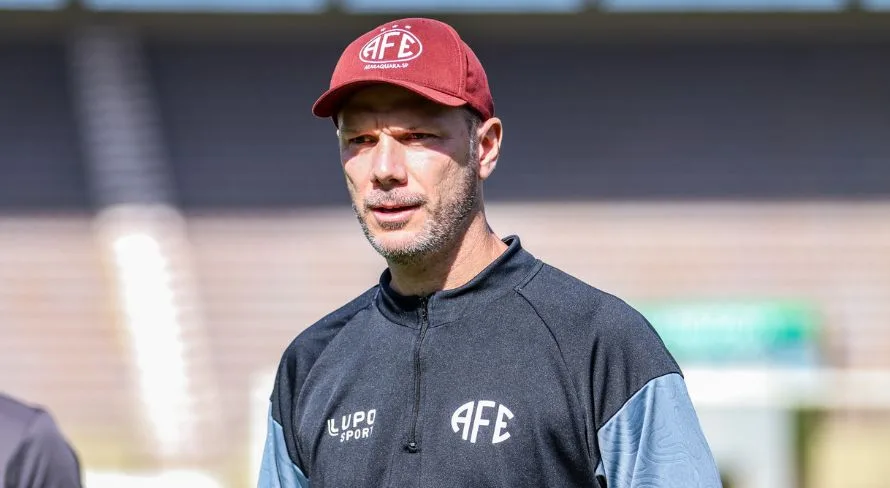 Flamengo acerta com Filipe Bergantin para auxiliar técnico de Tite