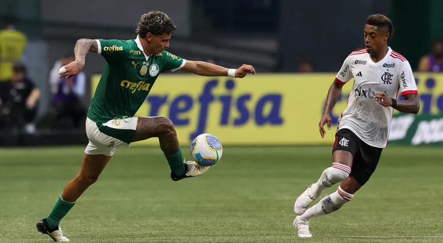Flamengo leva vantagem sobre o Palmeiras no Maracanã