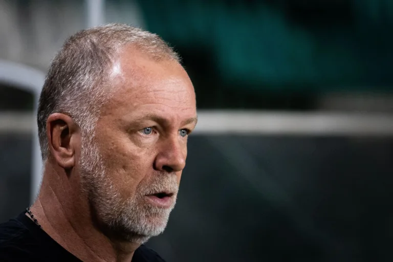 Fluminense tem primeiro jogo sob comando de Mano Menezes; veja odds para vitória