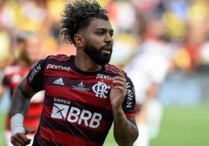 Flamengo define prazo para tentar negociar Gabigol; atacante segue afastado