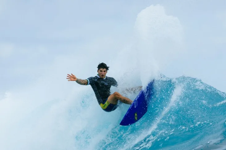 Gabriel Medina se classifica direto para as oitavas de final do surfe nas Olimpíadas