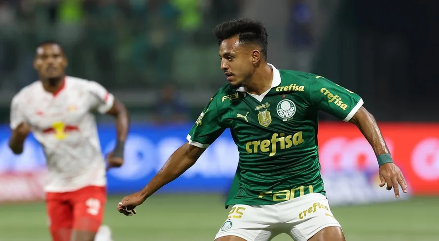 Gabriel Menino tem sequência como titular do Palmeiras e em nova função